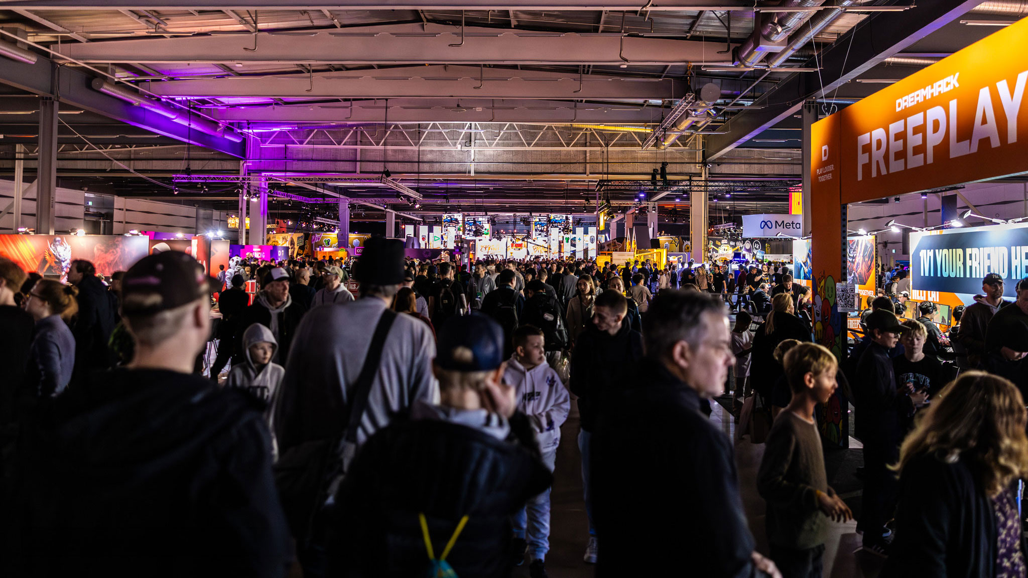 电竞活动举办方 DreamHack 宣布放弃历史超 30 年的“自带电脑”模式