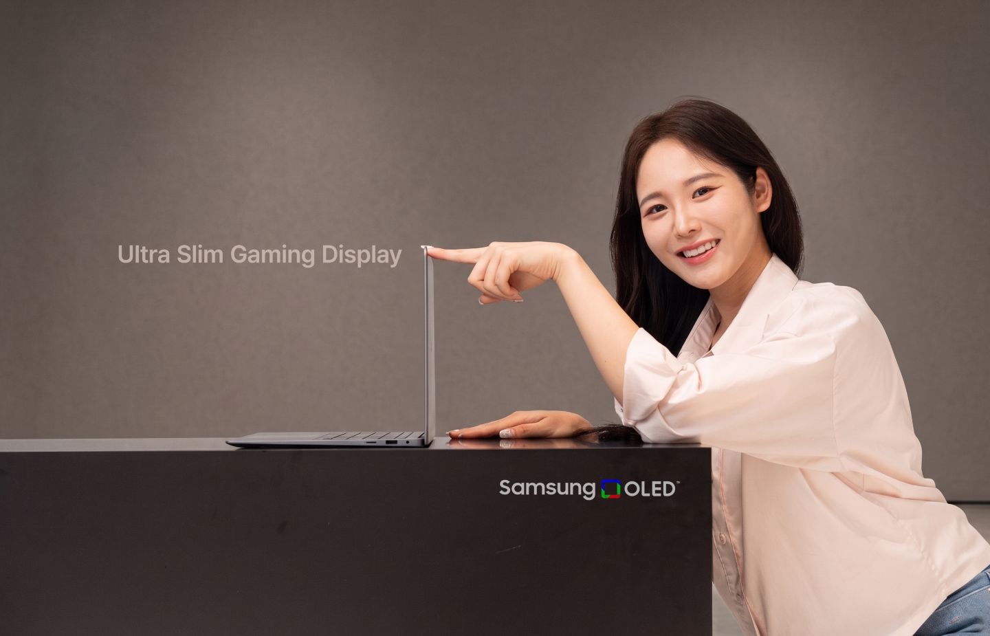 三星显示 Ultra Slim 笔电 OLED 面板首次亮相：模组外缘减薄 20%