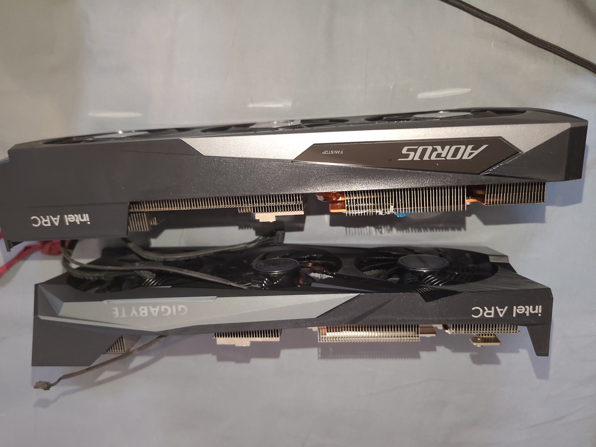 技嘉 "DG2-512" 散热器原型曝光，暗示其曾考虑制造英特尔锐炫显卡
