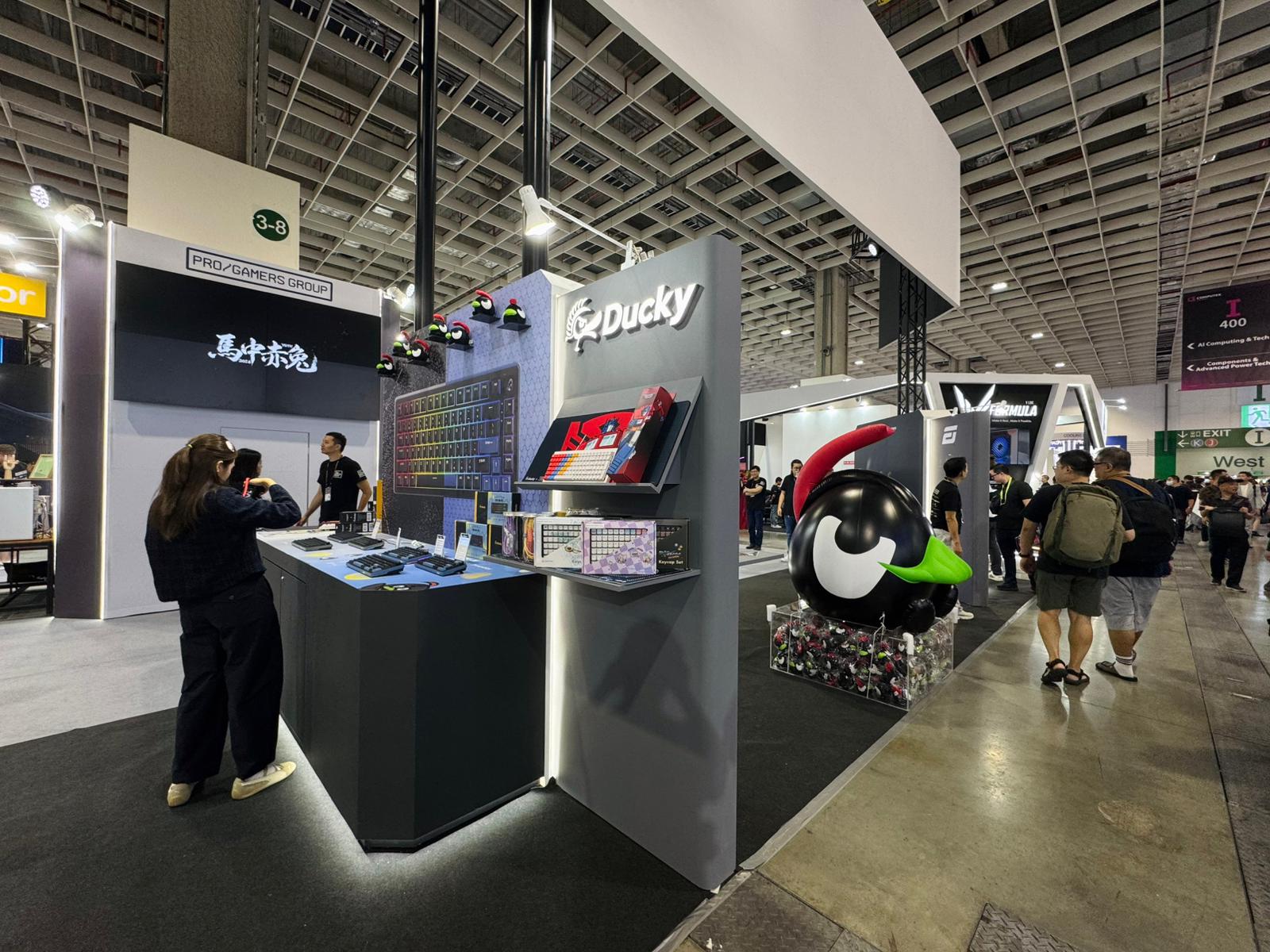 Ducky 展出平价磁轴键盘 OK-HE 系列与 2026 马年生肖限定版键盘网友怎么看