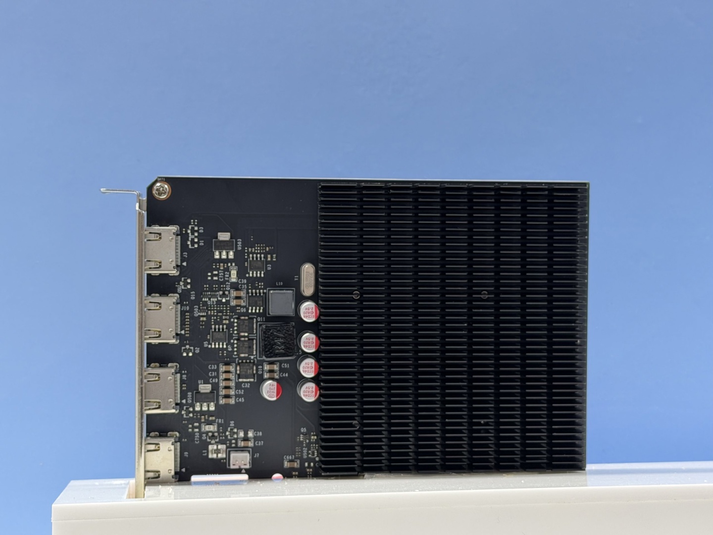 面向多屏用户：映泰发布 GT 730 及 RX 500 系列显卡新品，支持最多 6 路 HDMI 输出
