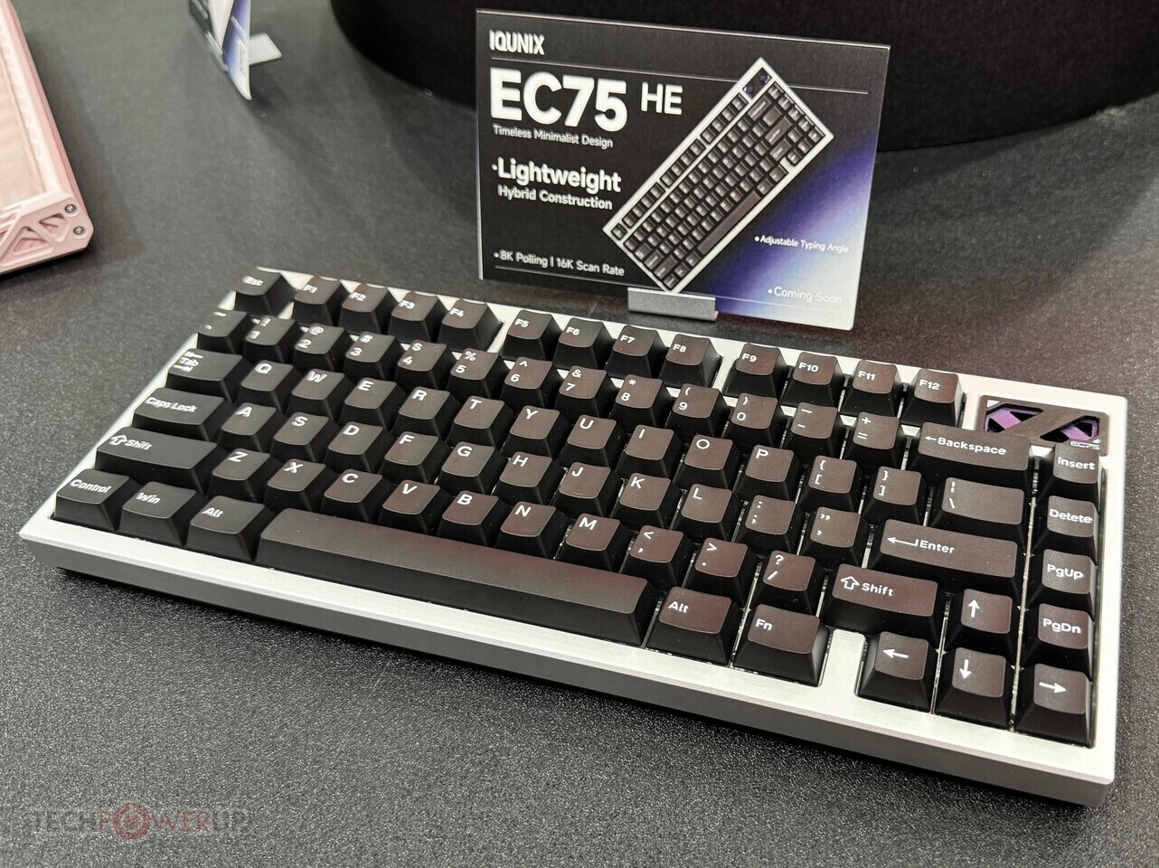 IQUNIX 首款 75% 磁轴键盘 EC75HE 亮相，《攻壳机动队》特别版 EV63HE 同台展出怎么回事？