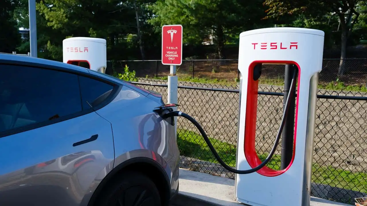 半年行驶 2.5 万公里、快充过半，特斯拉 Model Y 电池容量仍保留 99%事件始末