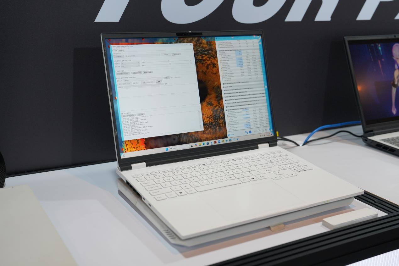 七彩虹展示隐星 P16 Pro 星风版水冷游戏本：ARL-HX，1.9kg