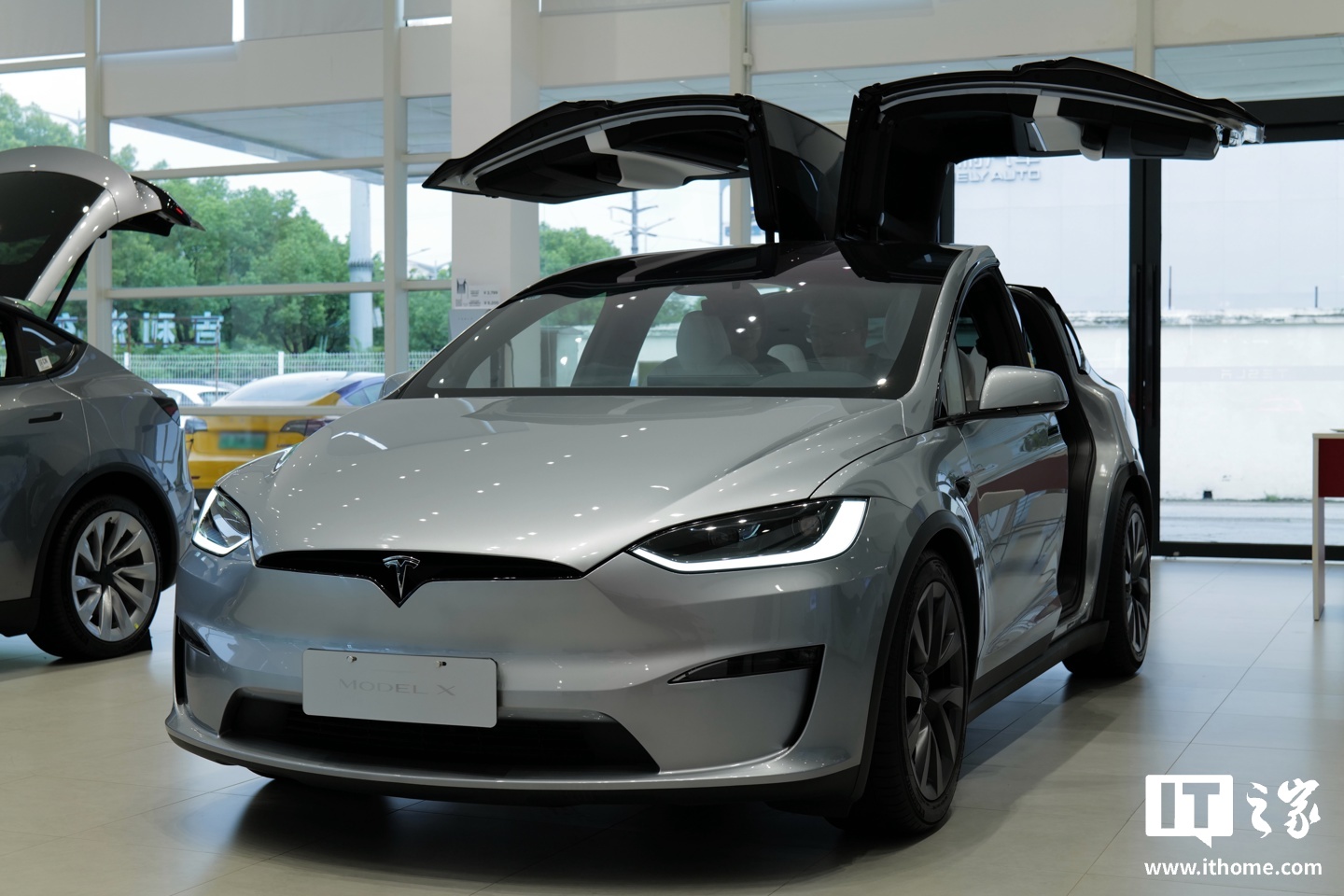 特斯拉副总裁 Lars Moravy 称不排除 Model S/X 未来会回归的可能